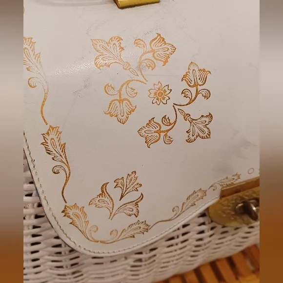 Gladys Golden Italian Vintage White Wicker Bag W/ Plaid Interior - Picture 4 of 15